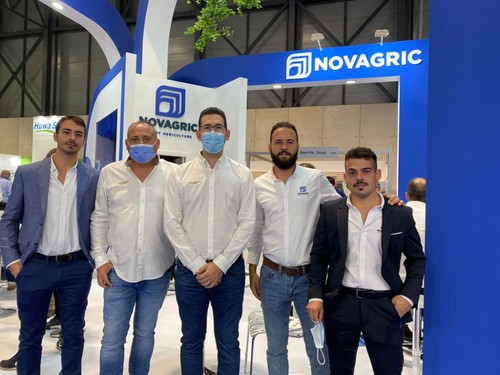 Parte de equipo de Novagric junto al equipo comercial de Semillero Los Crespos.