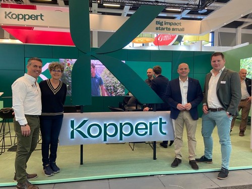 Juan Carlos Rodríguez, José Miguel Rodríguez y Boaz Oosthoek de Koppert, con Lola Gómez, de Clisol Agro