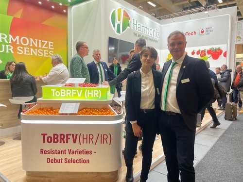 Mauricio Fernández e Itria Guzzeta, del departamento de marketing de Harmoniz, la nueve casa de semillas que nace de la fusión de Tomatech y Nirit Seeds.