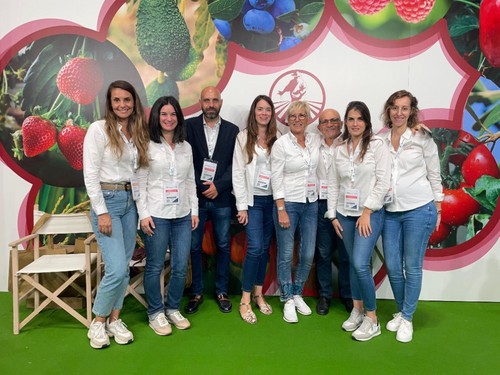 Equipo de Cultifort en su stand del pabellón 3