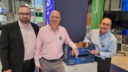 Vicente Fernández, asistente de director comercial; Antonio López, director comercial; y Miguel Hernández, gerente general de la planta de Almería de Smurfit Kappa