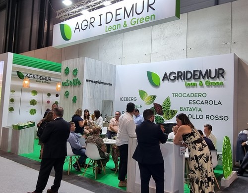 El concurrido expositor de Agridemur.