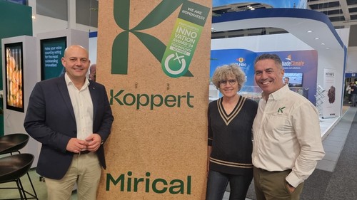 Juan Miguel Rodríguez, Lola Gómez y Juan Carlos Rodríguez, de Koppert y Clisol Agro.