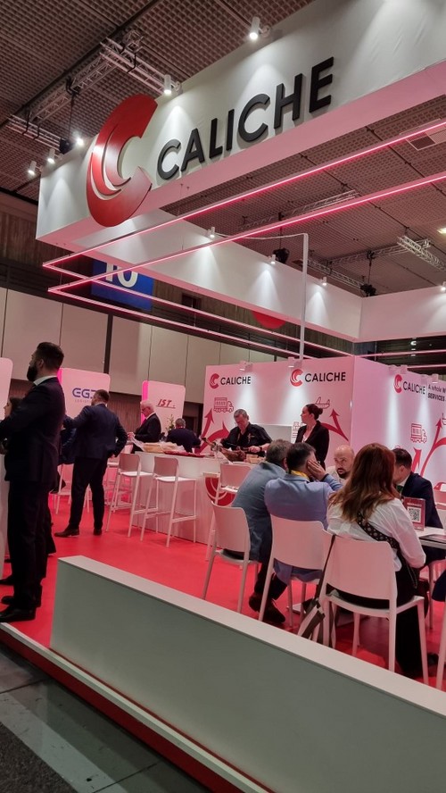 Expositor de Caliche en Messe Berlin