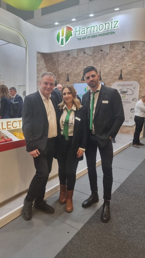 Mauricio Fernández, director general de Harmoniz en España, junto a sus compañeros María José Flores y Javier Oliver