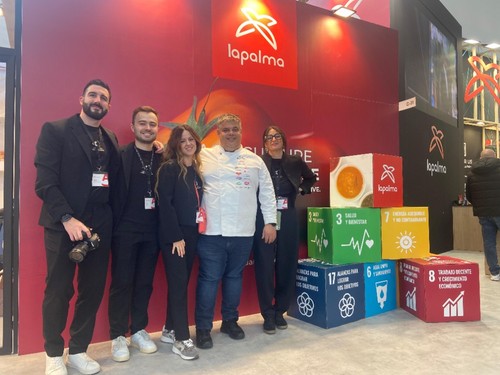 Parte del equipo de Cooperativa La Palma junto al chef José Rodríguez.