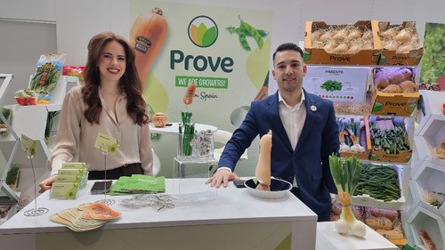 Mónica Coronel, Internacional Sales, y Juanfran Guevara, CEO de Prove, han llevado la empresa lorquina hasta el pabellón 18