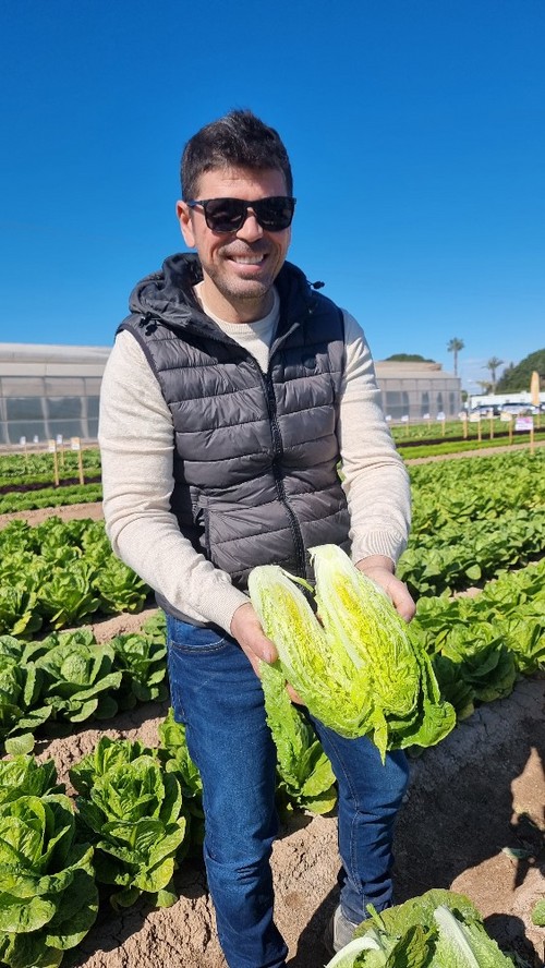 Jesús Murcia muestra la variedad Inveral