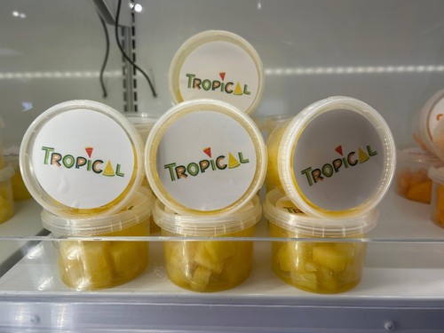 Concepto Tropical, sandía de carne amarilla