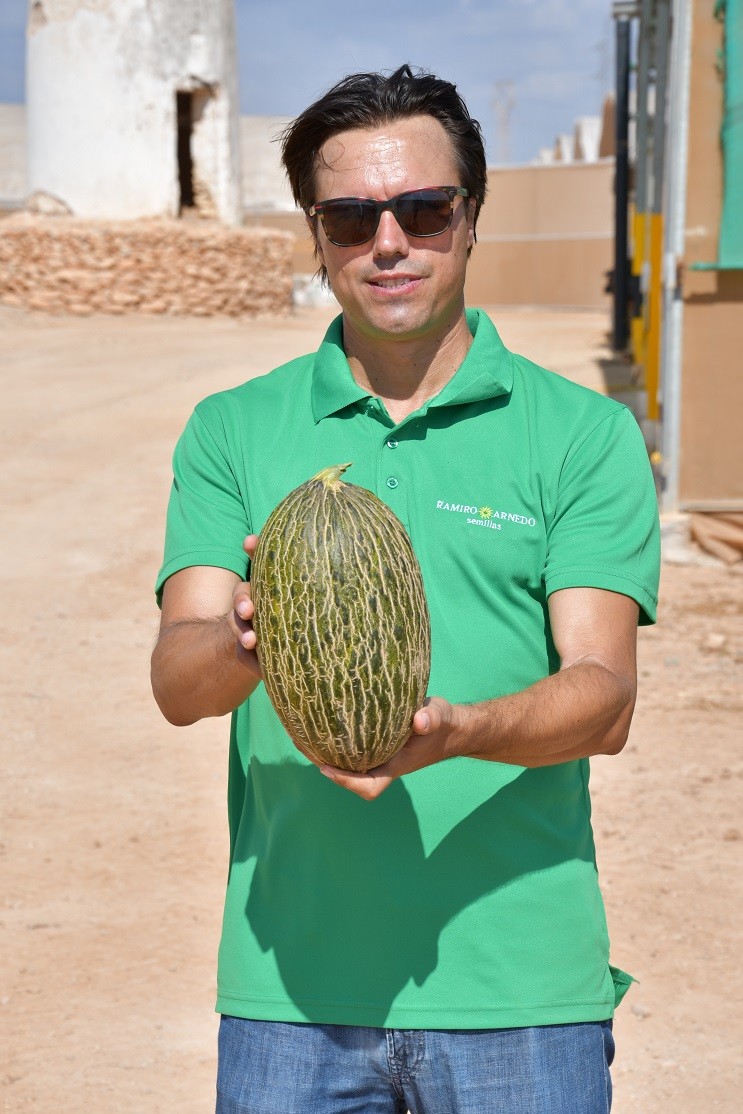 Ramiro Arnedo presenta sus novedades en piel de sapo