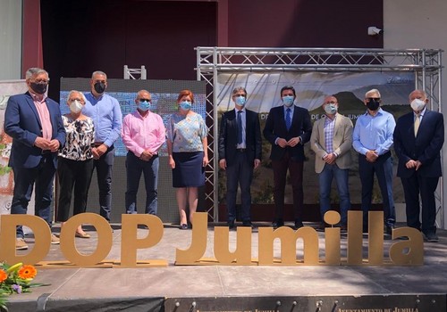 Luengo subraya el compromiso del Gobierno regional con el sector vitivinícola en la entrega de premios de la D.O. de Jumilla