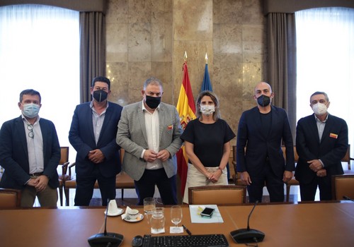 Teresa Ribera avanza a los regantes del Acueducto Tajo-Segura inversiones por más de 1.600 millones de euros para mejorar el estado de las cuencas del trasvase