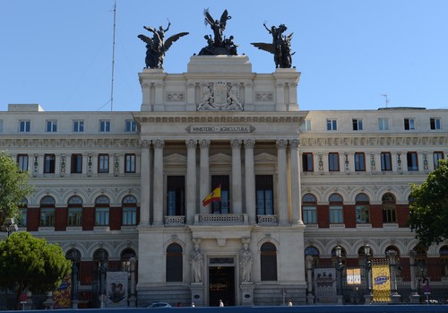 Luis Planas destaca el firme compromiso del Gobierno para impulsar la proyección internacional del sector hortofrutícola español