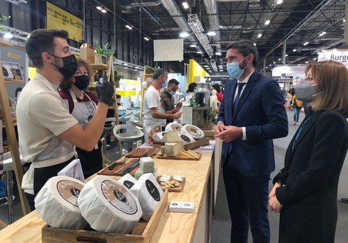 La Región muestra su oferta de alimentación y bebida en el Salón Gourmets de Madrid
