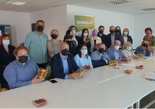 PROEXPORT, CCOO y UGT firman el convenio colectivo de manipulado de tomate para 2.500 trabajadores y trabajadoras de la Región de Murcia
