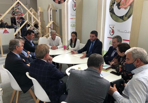 Comunidad y regantes piden al Ministerio que paralice la tramitación del Plan del Segura hasta conocer qué caudales llegarán del Tajo