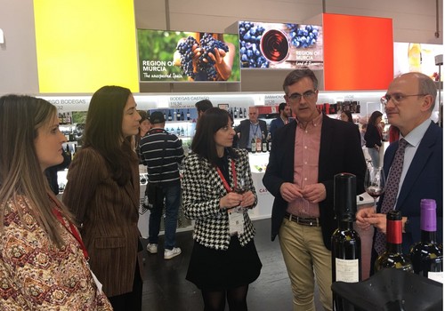 32 bodegas de la Región exponen sus mejores vinos en la Feria ProWein de Düsseldorf con el objetivo de aumentar las exportaciones