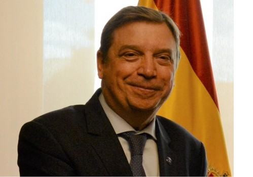 Luis Planas señala que el desarrollo de la Estrategia Nacional de Alimentación será prioritario en esta legislatura