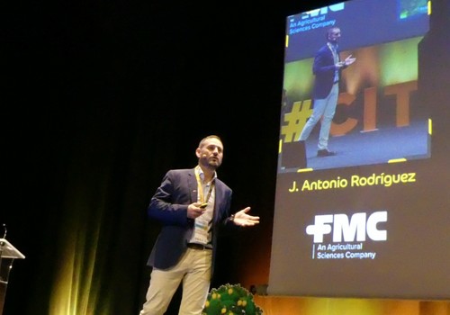 FMC presenta en el Citrus Forum de Valencia la alta eficacia y persistencia de Exirel Cebo en el control de Ceratitis en cítricos gracias a la potencia de Cyazypyr®