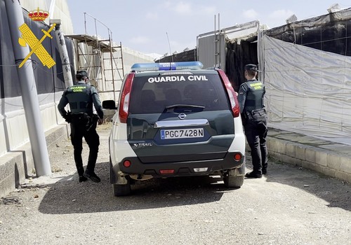 La Guardia Civil detiene a cinco personas que robaron en 20 empresas de Almería, Granada y Murcia productos fitosanitarios valorados en más 350.000 euros