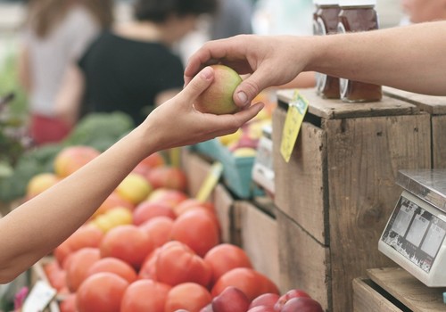 La importación hortofrutícola hasta septiembre crece un 5% en volumen y un 11% en valor