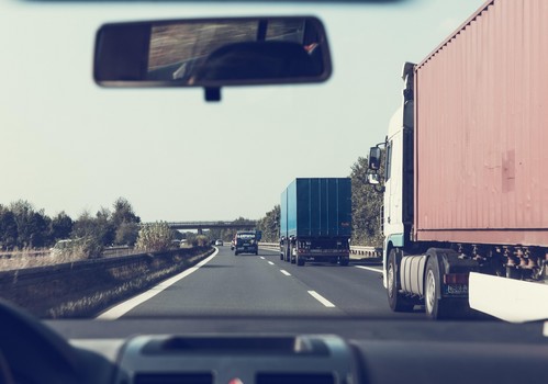 La Confederación Española de Transporte de Mercancías rechaza la propuesta de Seopan de imponer peajes a los camiones