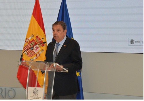 Luis Planas destaca el liderazgo mundial del sector hortofrutícola español gracias a su compromiso con la sostenibilidad y la innovación
