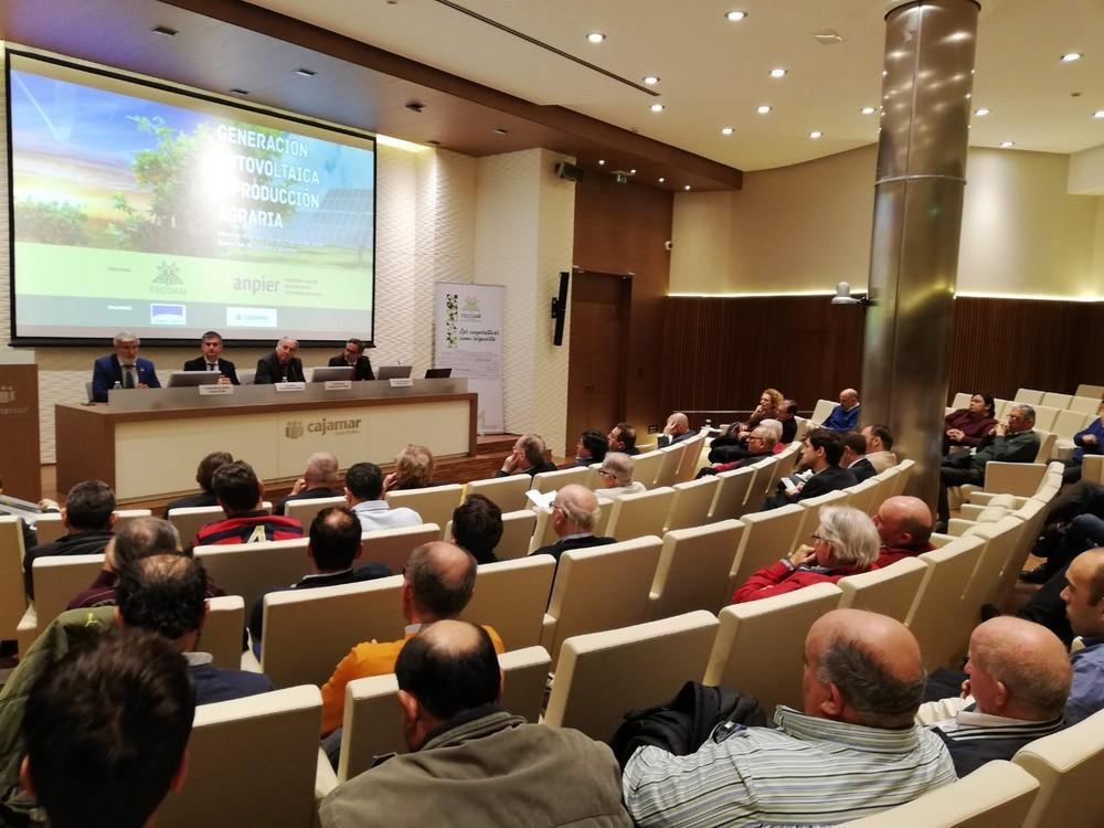 Más de 3.000 horas de sol en la Región sitúan la energía fotovoltaica como motor del regadío