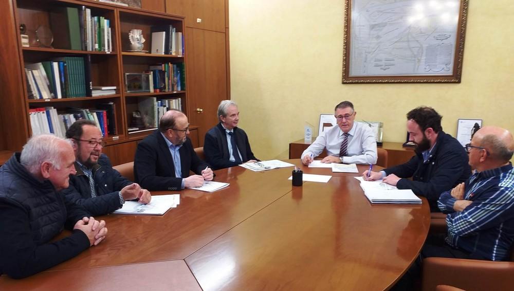 La CHS analiza con los regantes de Totana el trazado de la conexión entre las desaladoras de Águilas y Valdelentisco