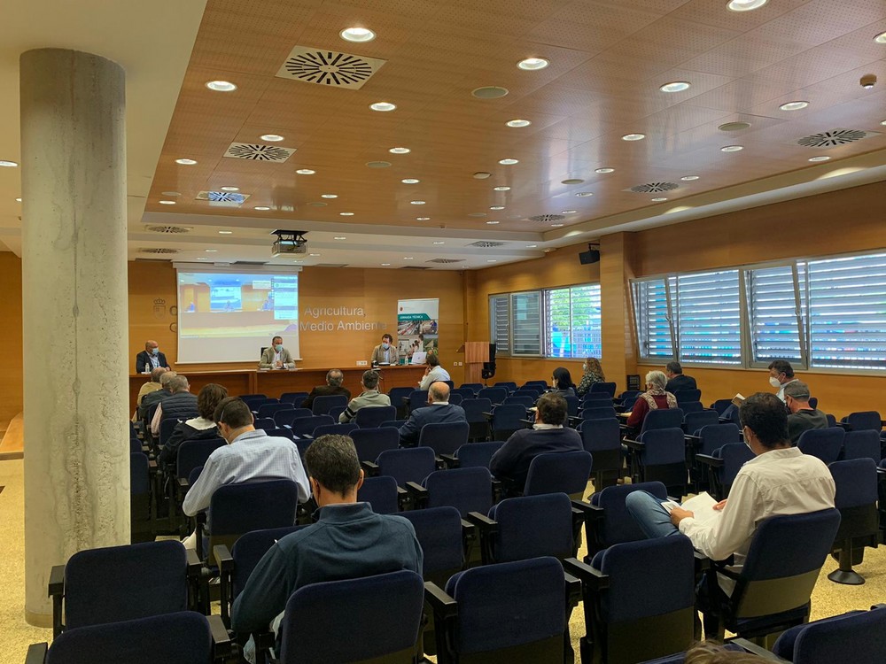 Agricultura acoge la presentación del libro ‘Estructura de costes de las orientaciones productivas agrícolas de la Región de Murcia: horticultura al aire libre y bajo invernadero’