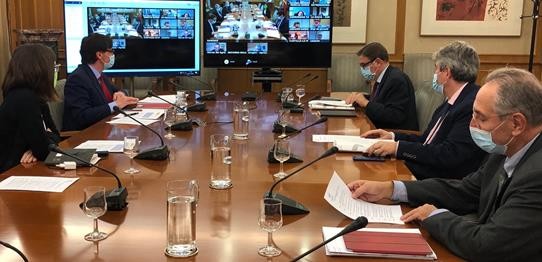 El Gobierno insta a mantener una vigilancia estrecha en el sector agroalimentario a pesar de la evolución positiva de los brotes