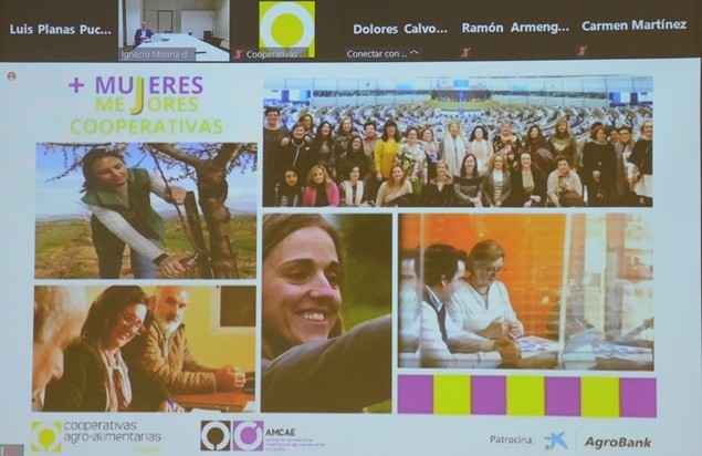 Luis Planas destaca el compromiso del Gobierno por reducir la brecha a la que se enfrentan las mujeres en el medio rural