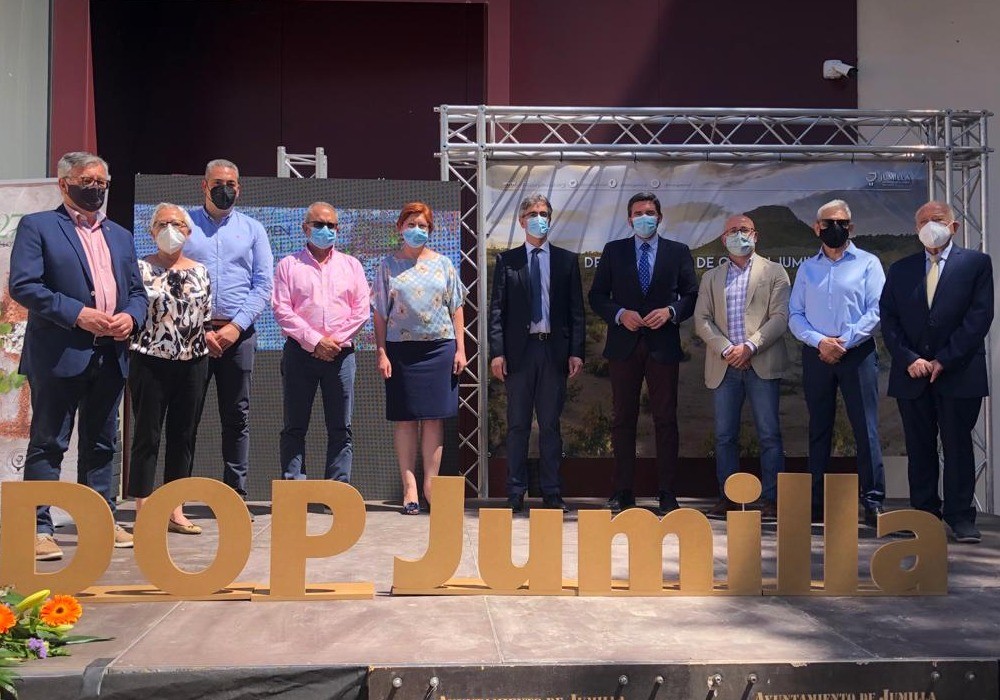 Luengo subraya el compromiso del Gobierno regional con el sector vitivinícola en la entrega de premios de la D.O. de Jumilla