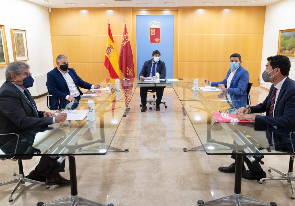 El cierre del Tajo-Segura supondría la pérdida de casi 45.000 empleos directos, 1.700 millones de euros y el 60 por ciento de la agricultura