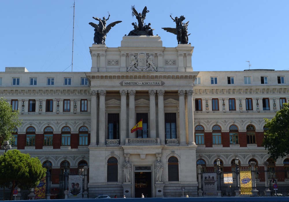 Luis Planas destaca el firme compromiso del Gobierno para impulsar la proyección internacional del sector hortofrutícola español