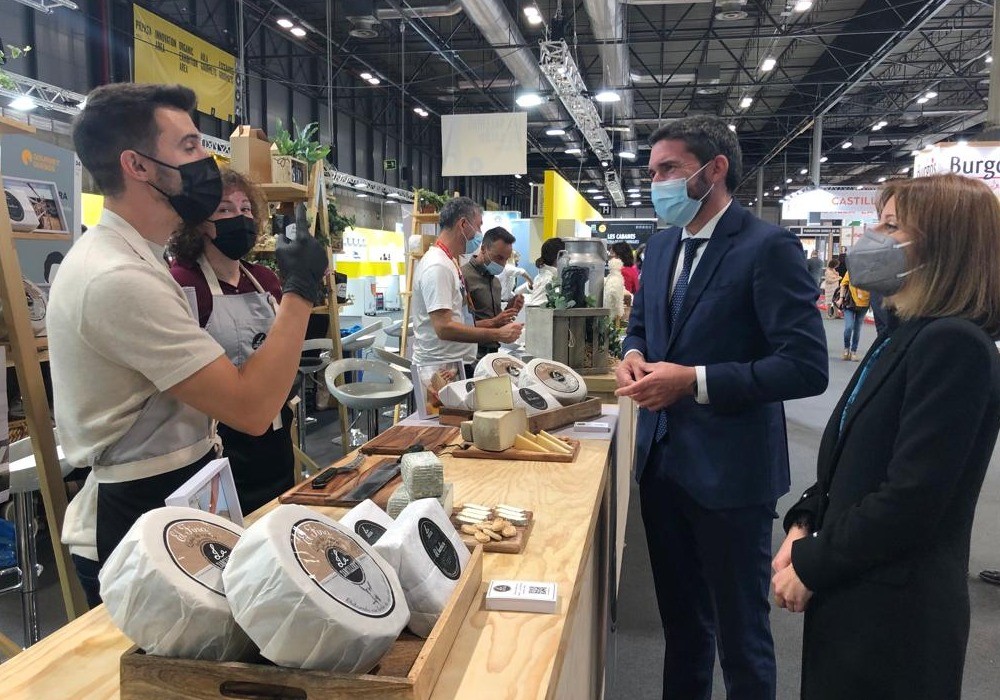 La Región muestra su oferta de alimentación y bebida en el Salón Gourmets de Madrid