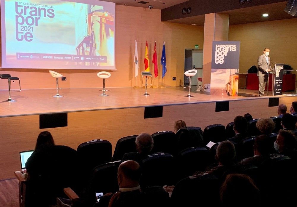 El Ejecutivo regional muestra su respaldo 'sin fisuras' a las reivindicaciones del sector del transporte regional