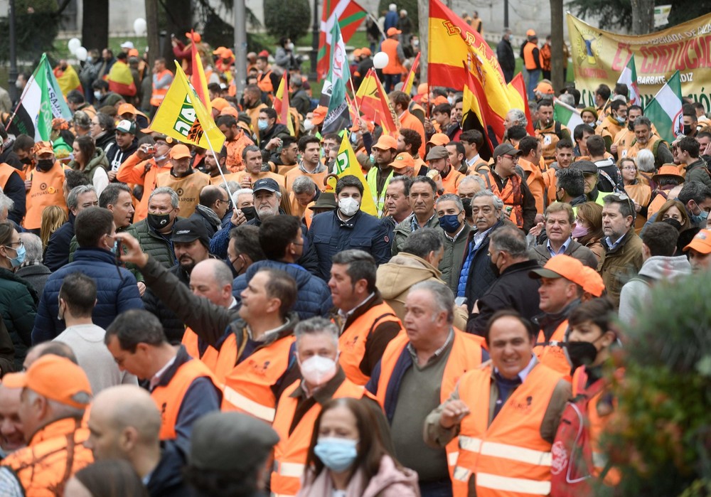López Miras respalda las exigencias de “un sector primario que ha sido olvidado por el Gobierno de España”