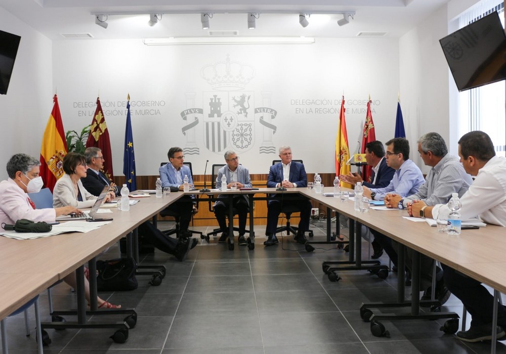 El Gobierno constituye una mesa de trabajo permanente con los regantes del Campo de Cartagena y el sector agroalimentario murciano dentro de la estrategia para recuperar el Mar Menor