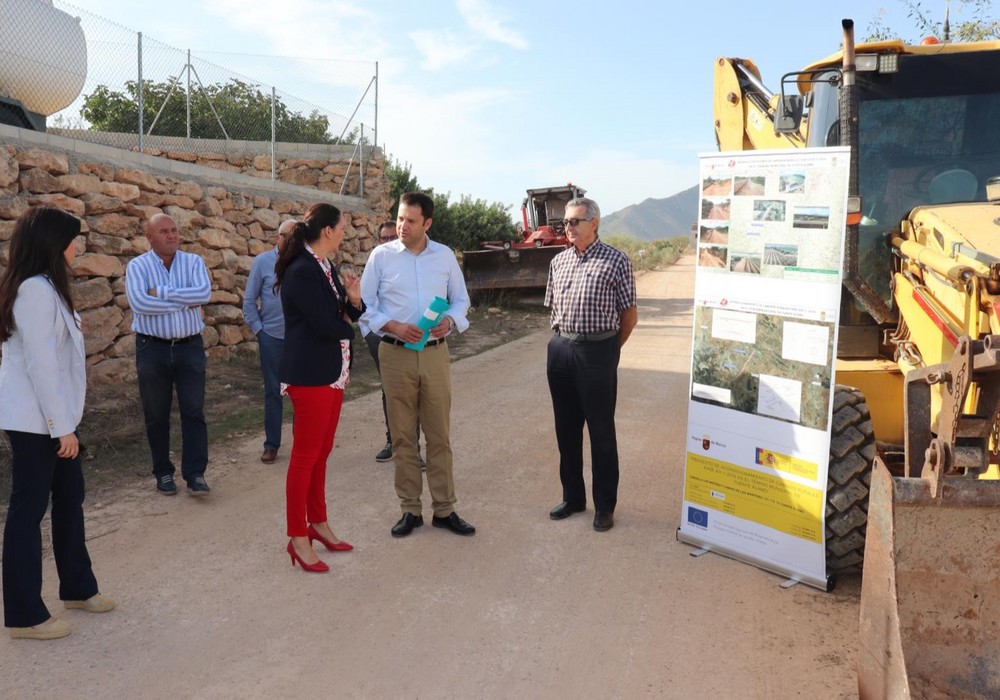 La Comunidad invierte más de 112.000 euros en el acondicionamiento de dos caminos rurales en el término de Fuente Álamo