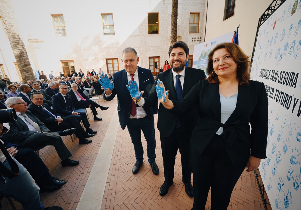López Miras reafirma su compromiso con el agua y subraya que “no descansaré hasta revertir el recorte” del trasvase