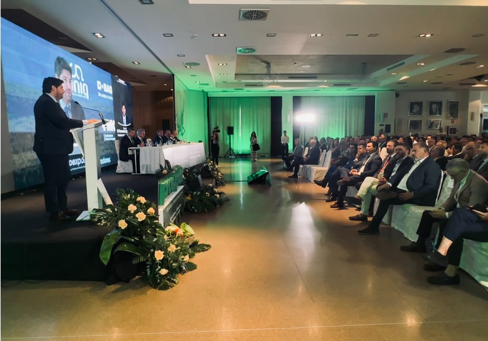 López Miras subraya que la agricultura regional “se ha tecnificado y ha conseguido estándares de calidad únicos en el mundo”