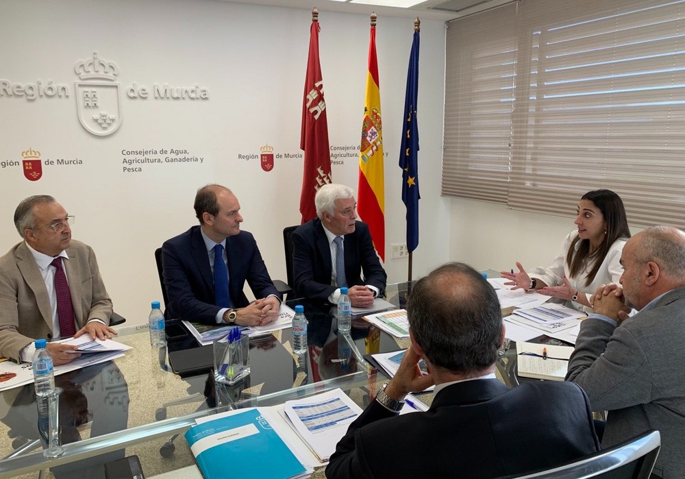 La Comunidad intensificará las ayudas a los agricultores y ganaderos para que contraten seguros que compensen los daños en explotaciones