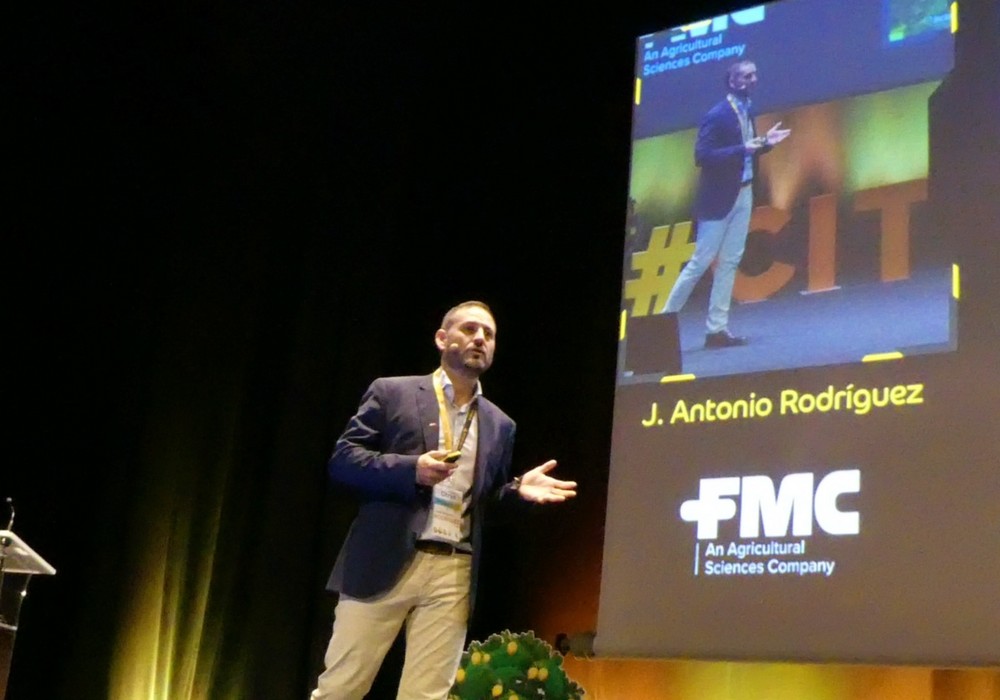 FMC presenta en el Citrus Forum de Valencia la alta eficacia y persistencia de Exirel Cebo en el control de Ceratitis en cítricos gracias a la potencia de Cyazypyr®