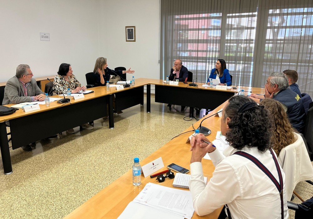 Los productores de almendra afectada por secano dispondrán de hasta 24.000 euros de ayuda para realizar el arranque y replantación